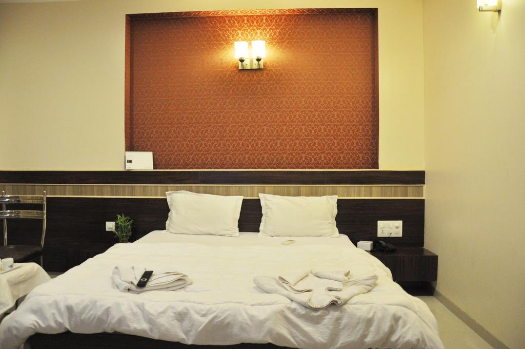 Hotel Sai Pancham Shirdi Kamer foto